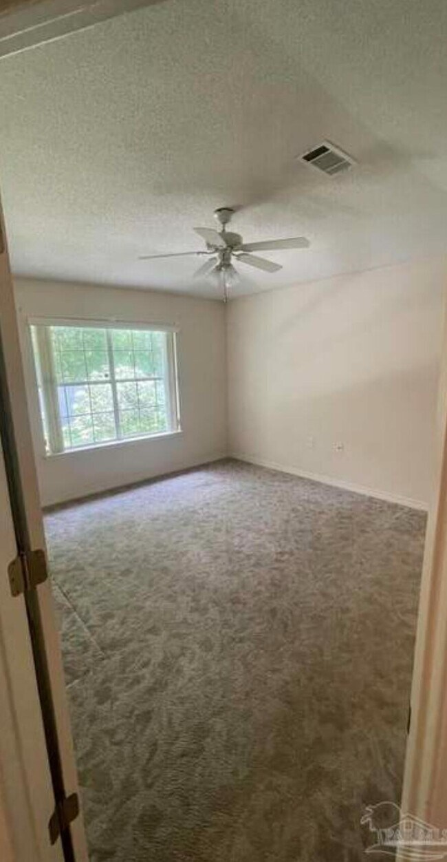 Foto del edificio - 8879 Shoal Creek Ct