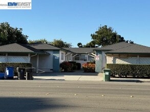 Building Photo - 37235 Cedar Blvd
