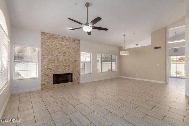 Foto del edificio - 11838 E Carol Ave