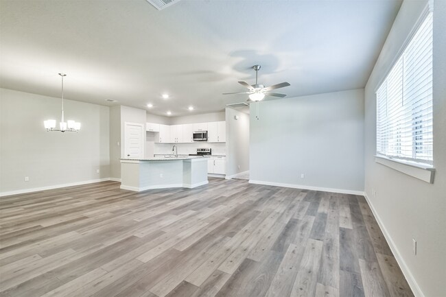 Building Photo - 9800 Grosbeak Ln