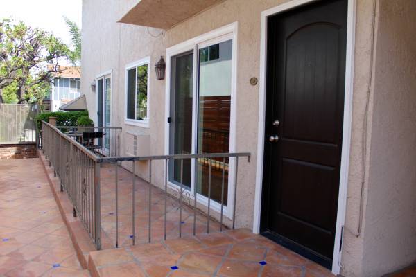Unit patio - 1325 Wellesley Ave