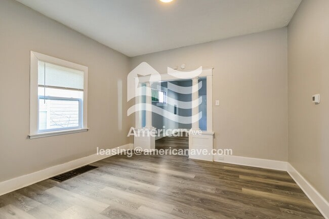 Building Photo - 1849 W Gaulbert Ave