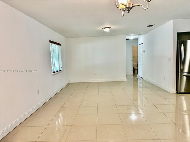 Foto del edificio - 513 NW 77th St
