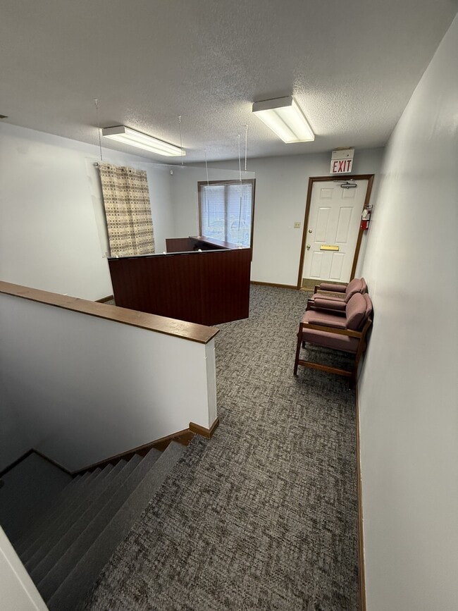 Building Photo - 1052 N University Blvd