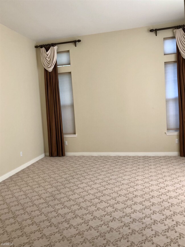 Building Photo - 5 br, 4.5 bath House - 26003 Shadow Rock Ln