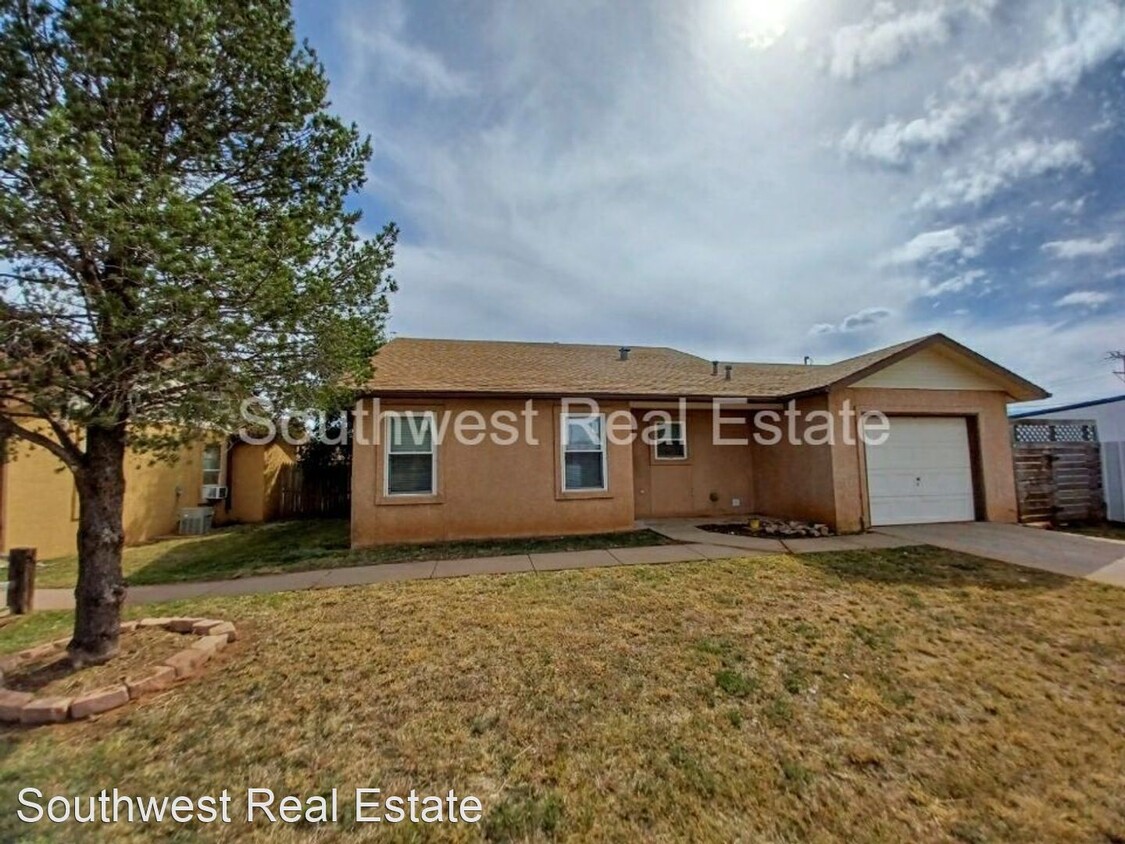 Primary Photo - 3 br, 2 bath House - 2005 Debra