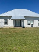Building Photo - 149 Country Rd