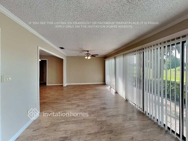 Foto del edificio - 1535 Lake Marion Dr