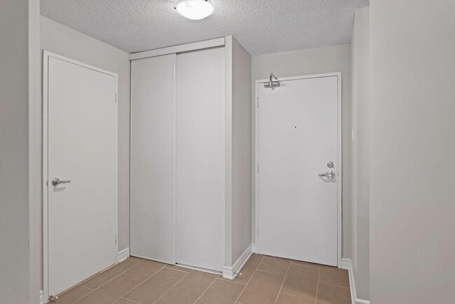 Interior Photo - Avalon Park