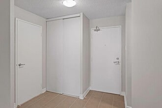 Interior Photo - Avalon Park