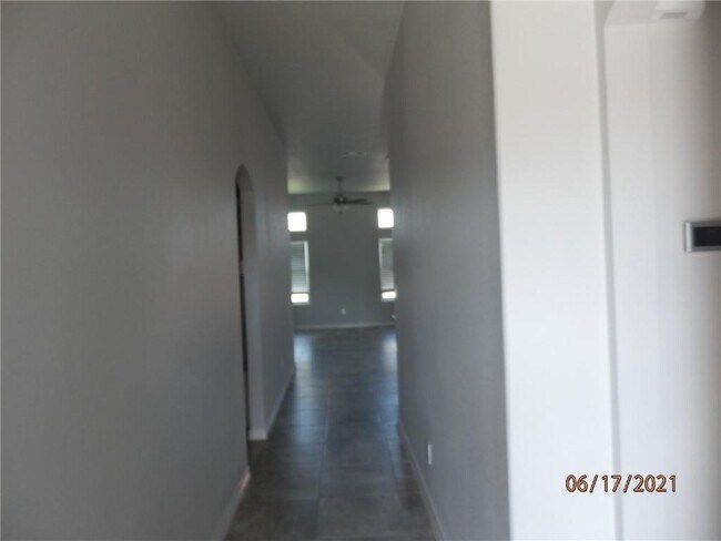 Foto del edificio - 7505 Loyd Neal Dr