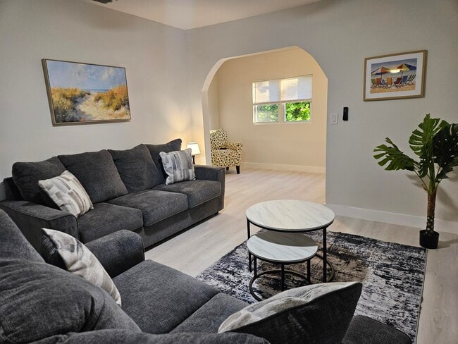 Foto del edificio - 719 Briggs St