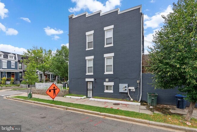 Foto del edificio - 141 Uhland Terrace NE