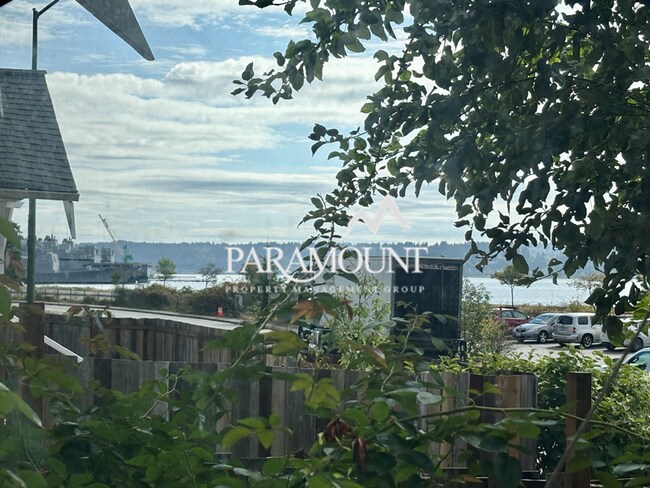 Foto del edificio - 2 Bedroom with a Water View!
