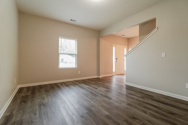 Building Photo - 20 Sycamore St