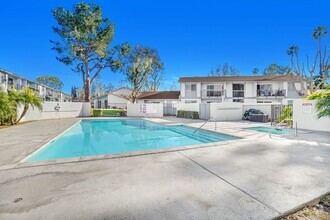 Building Photo - Las Casitas Apartments - Redlands, CA