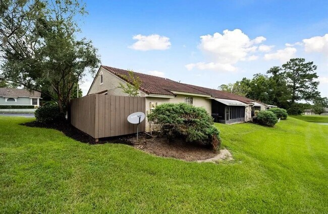 Building Photo - AVAILABLE BY JUNE 15TH. CHARMING 3/2 VILLA...