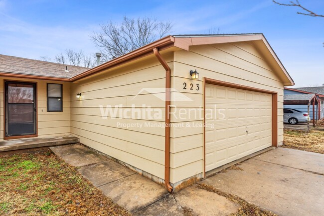 Building Photo - 3 bedroom 2 bath duplex in Derby