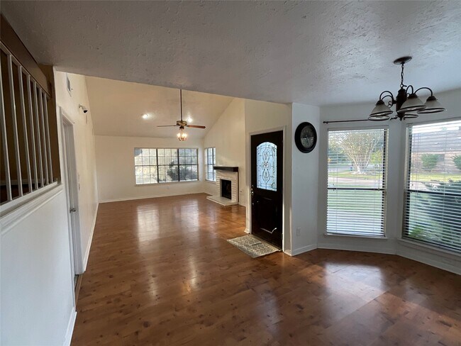 Foto del edificio - 3103 Ashford Bend Dr