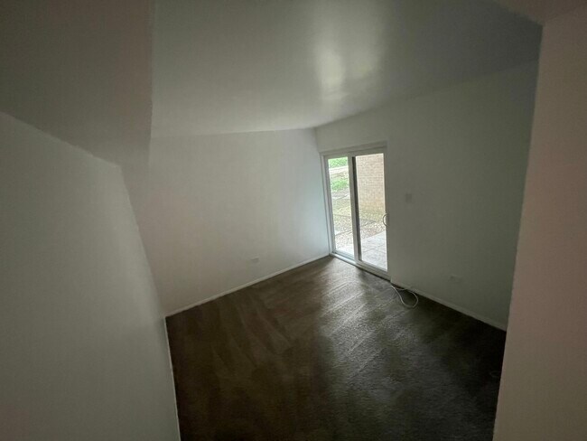 Foto del edificio - 6147 Knoll Wood Ct