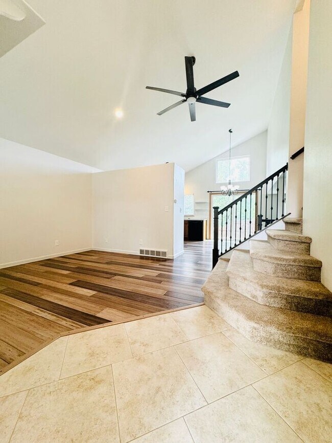 Building Photo - Wonderful 4 bed/ 3.5 bath House