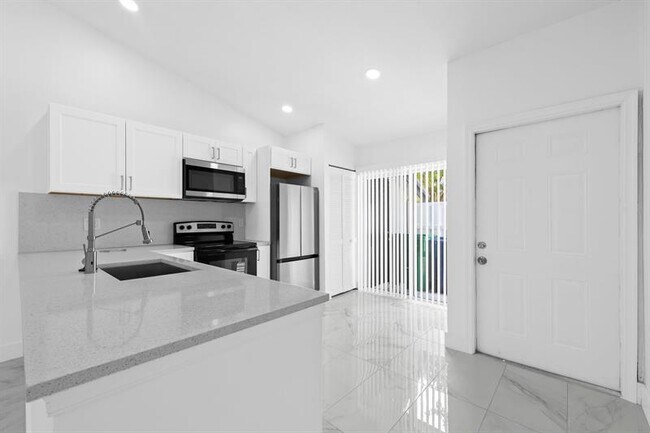 Foto del edificio - 8580 NW 32nd St