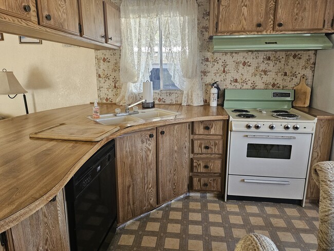 Building Photo - 13239 E 48th St