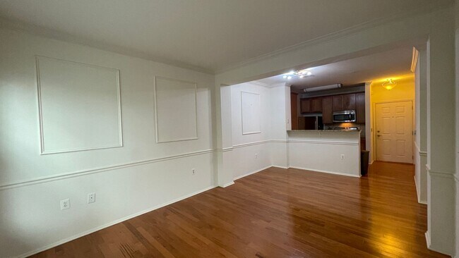 Foto del edificio - Lavish 1 BR/ 1 BA Condo in Bethesda!