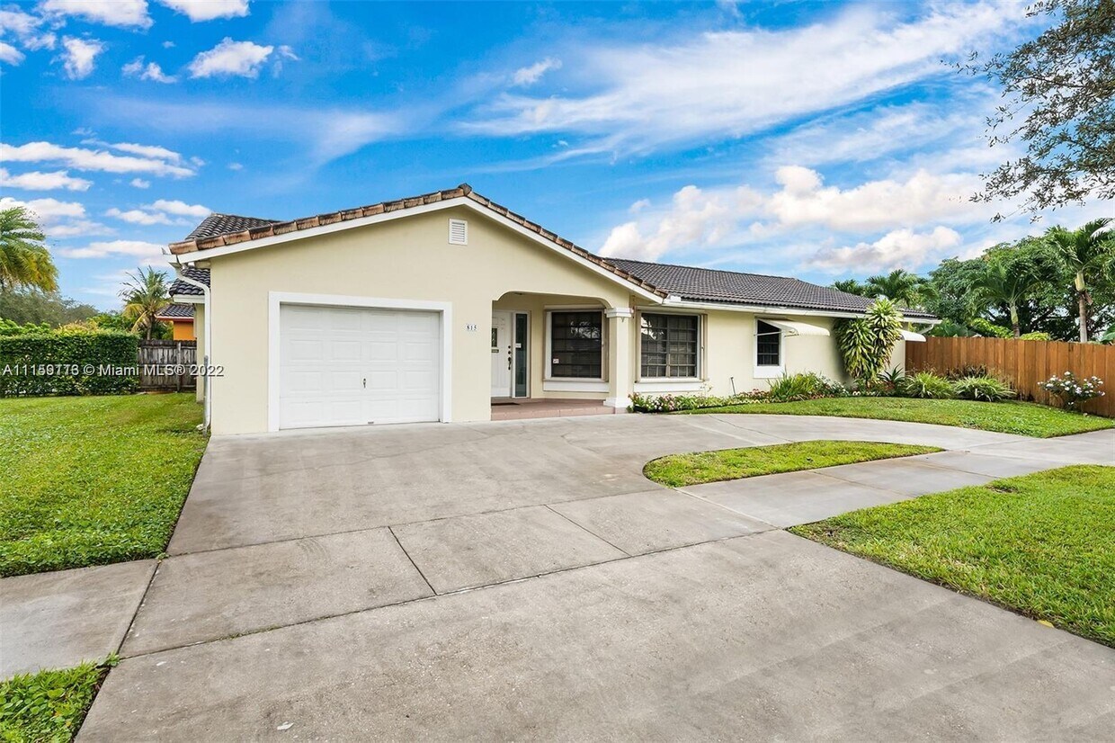 Foto principal - 815 N 48th Ave