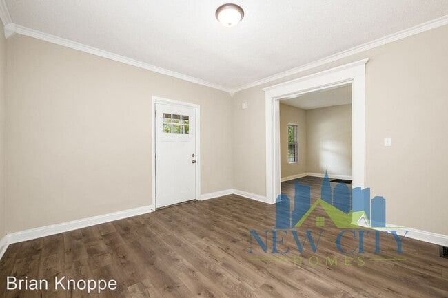 Building Photo - 3 br, 2 bath House - 270 S Central Ave