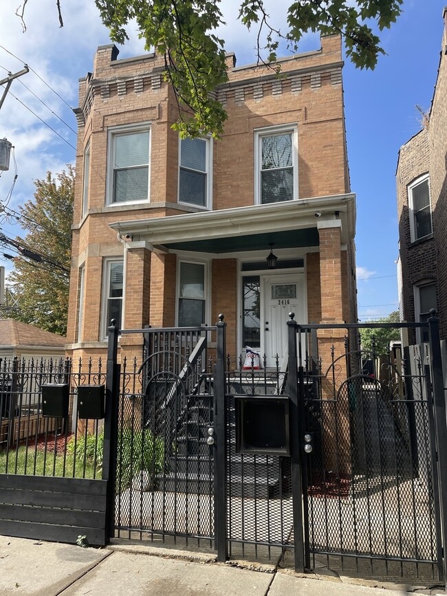 Building Photo - 2416 N Springfield Ave