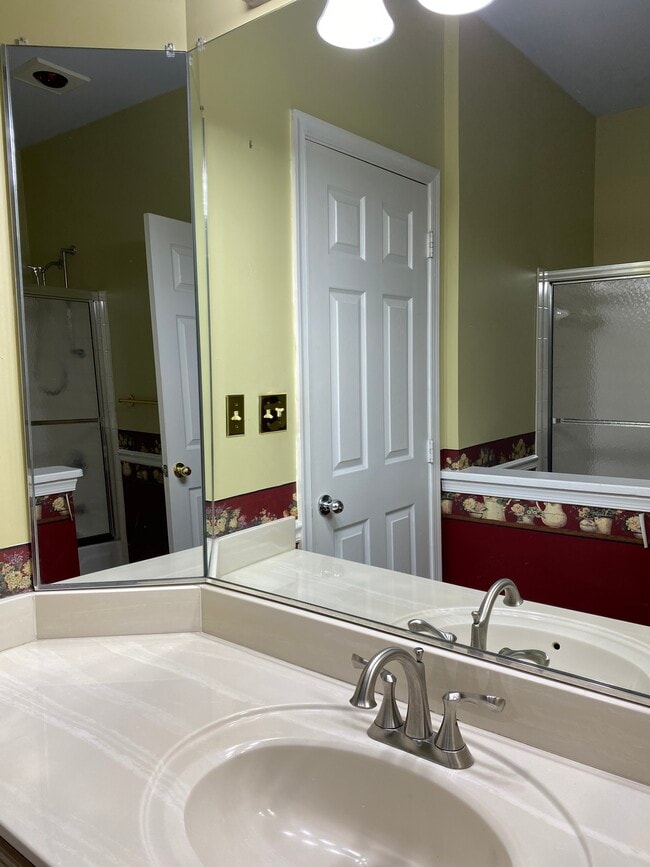 Bathroom - 4408 Silverbrook Ln
