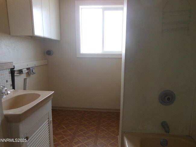 Foto del edificio - 2425 Harrigan Rd