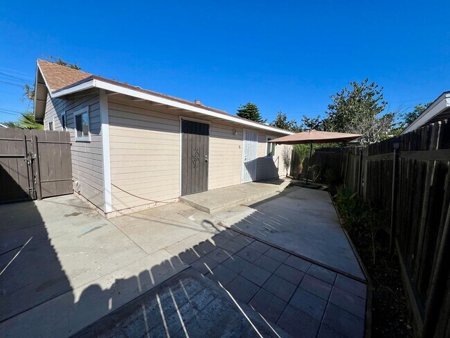 Photo - 12888, 12892 & 12902 Louise St. Apartment