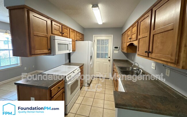 Building Photo - 60 Tanner Cove