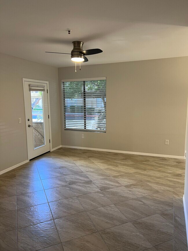 Livingroom - 4925 E DESERT COVE Ave