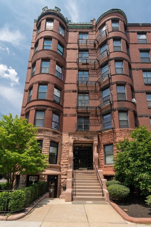 Primary Photo - 411 Marlborough St