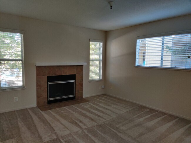 Building Photo - 2991 Santos Ln