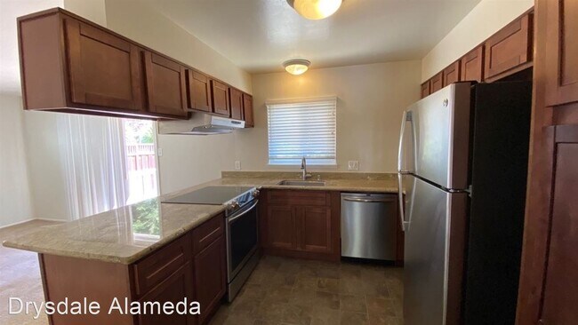 Building Photo - 4 br, 2.5 bath House - 17942 Joseph Drive