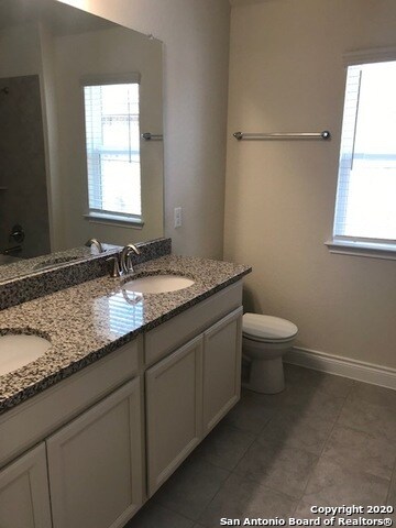 Foto del edificio - 7619 Cottonwood Ridge