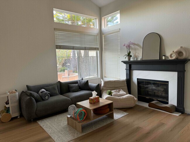 Building Photo - 2836 Shelter Hill Dr