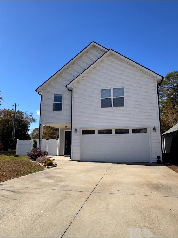 Building Photo - 401 Albus Dr