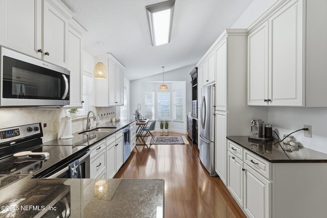 Foto del edificio - 128 Seminole Rd