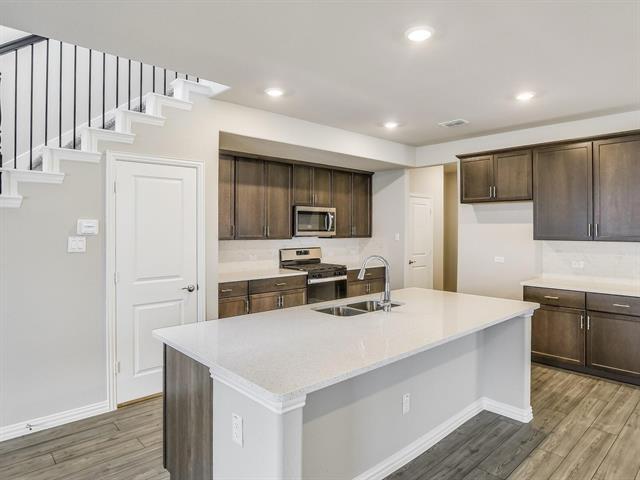 Foto del edificio - 2612 Gateway Ave