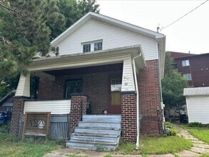 Building Photo - 20 Valley Ave