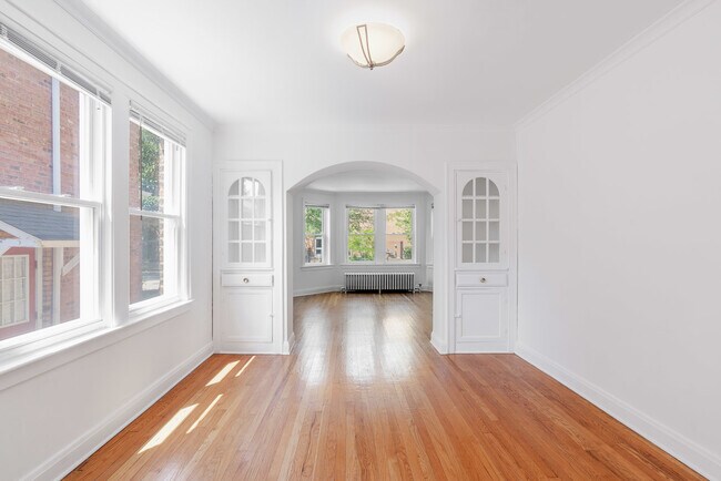 Building Photo - 5219 N Rutherford Ave