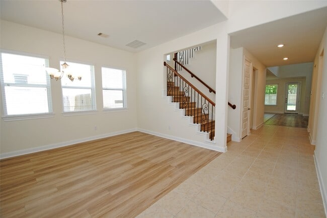 Building Photo - 26806 Skylark Blf Trl