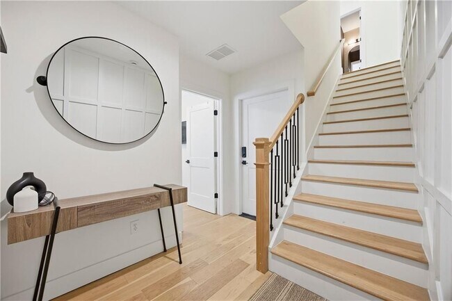 Foto del edificio - 436 Markham St SW