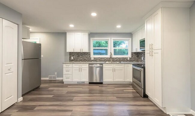 Foto del edificio - Fully Remodeled 3 Bedroom, 3 Bath Close To Purdue!
