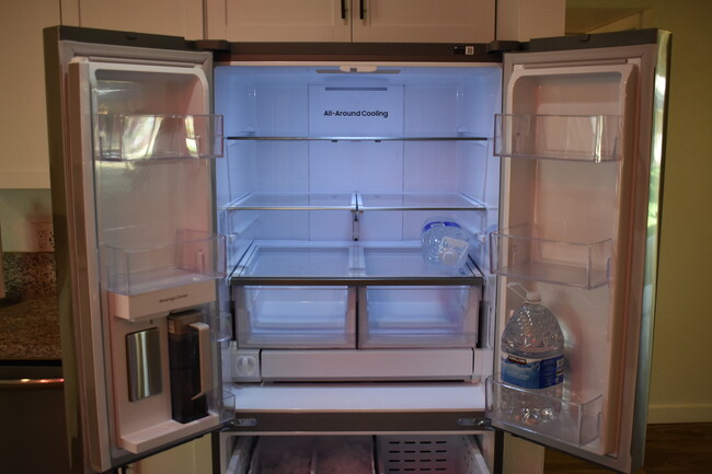 New Fridge With Water and Ice Dispenser - 6819 N 12th St